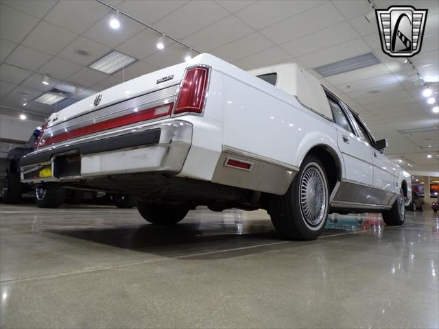 used 1989 Lincoln Town Car car, priced at $13,000