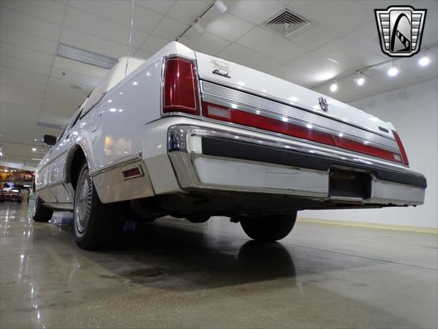 used 1989 Lincoln Town Car car, priced at $13,000