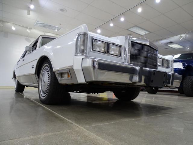 used 1989 Lincoln Town Car car, priced at $13,000