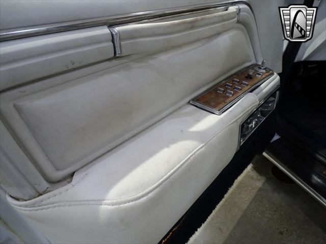 used 1989 Lincoln Town Car car, priced at $13,000