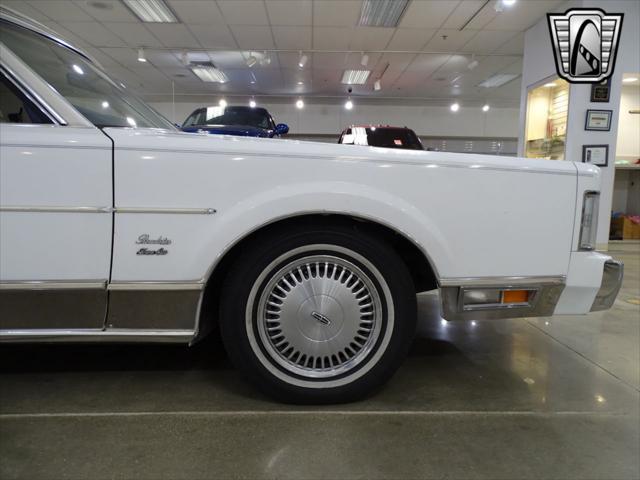 used 1989 Lincoln Town Car car, priced at $13,000