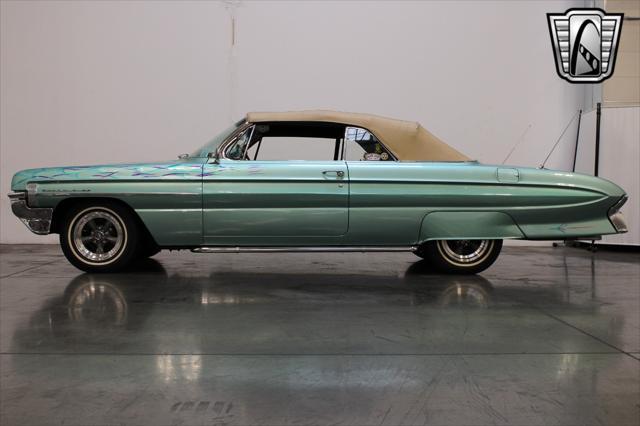 used 1961 Oldsmobile Dynamic 88 car, priced at $28,000