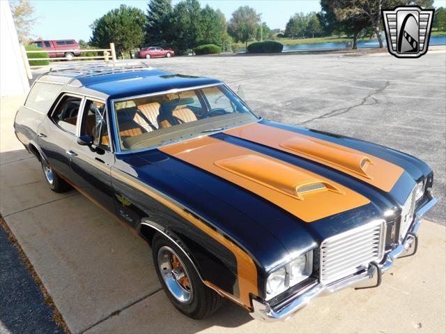 used 1972 Oldsmobile Vista Cruiser car, priced at $32,000