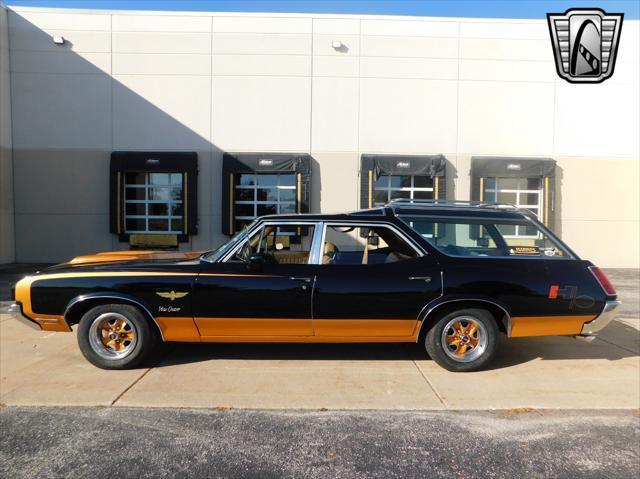 used 1972 Oldsmobile Vista Cruiser car, priced at $32,000