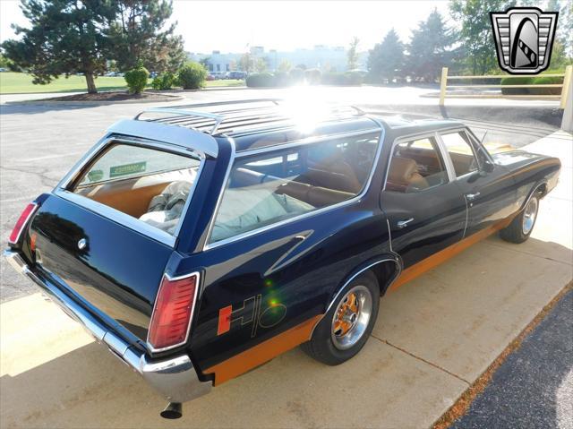 used 1972 Oldsmobile Vista Cruiser car, priced at $32,000