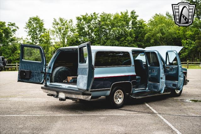 used 1991 Chevrolet Suburban car, priced at $19,000