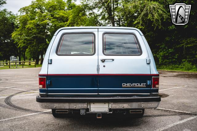 used 1991 Chevrolet Suburban car, priced at $19,000