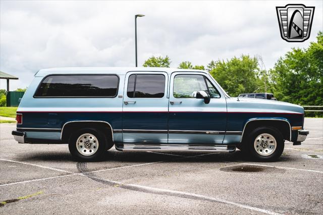 used 1991 Chevrolet Suburban car, priced at $19,000