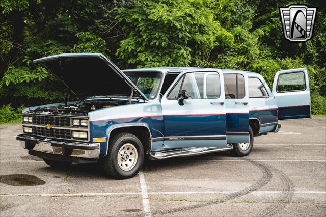 used 1991 Chevrolet Suburban car, priced at $19,000