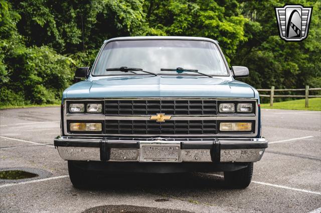 used 1991 Chevrolet Suburban car, priced at $19,000