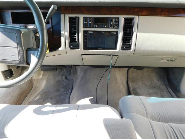 used 1993 Cadillac Fleetwood car, priced at $15,500