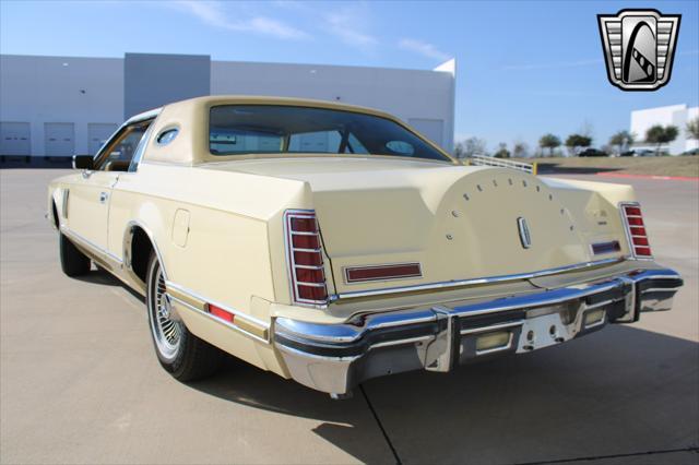 used 1977 Lincoln Continental car, priced at $10,500