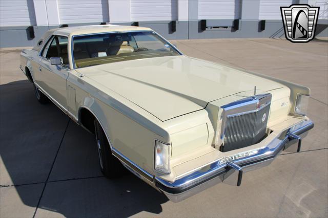 used 1977 Lincoln Continental car, priced at $10,500