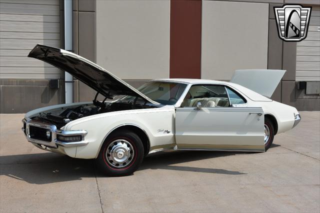 used 1968 Oldsmobile Toronado car, priced at $40,000