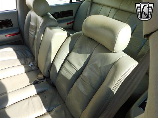 used 1995 Cadillac Fleetwood car, priced at $15,500