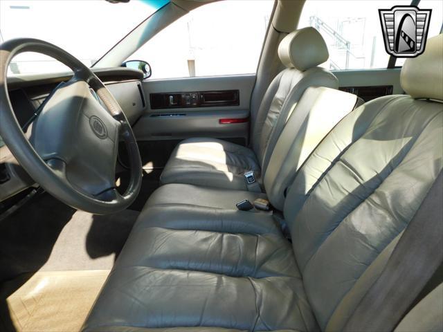 used 1995 Cadillac Fleetwood car, priced at $15,500