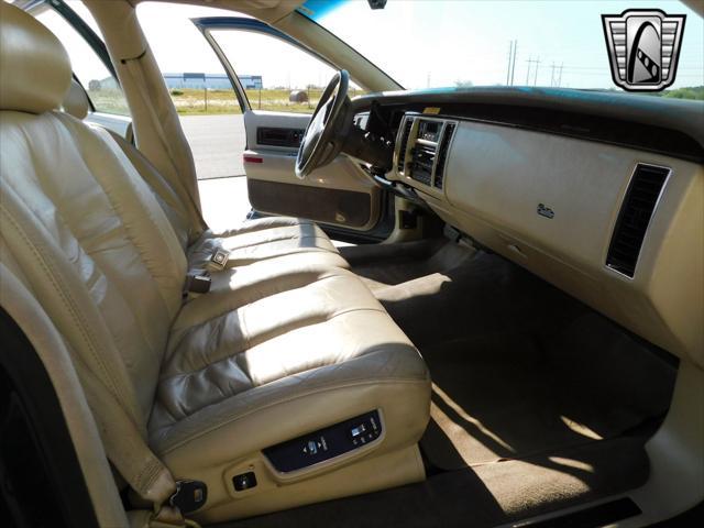 used 1995 Cadillac Fleetwood car, priced at $15,500