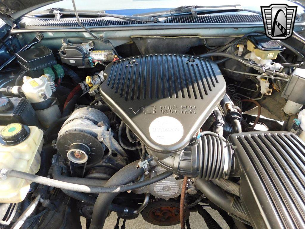 used 1995 Cadillac Fleetwood car, priced at $15,500