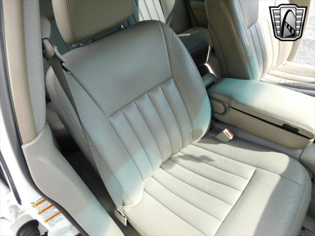 used 2003 Lincoln Town Car car, priced at $11,000