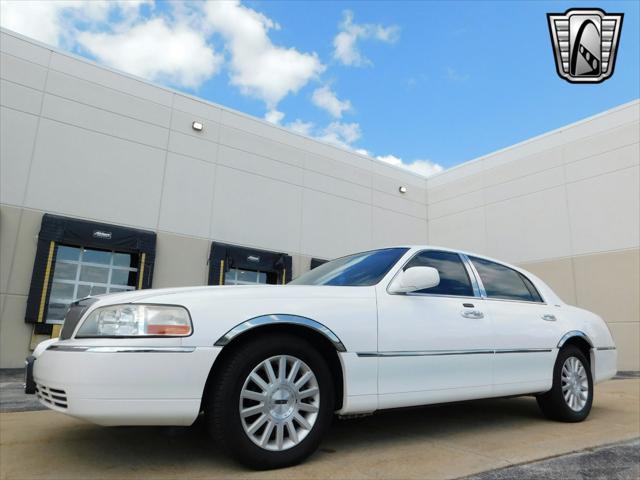 used 2003 Lincoln Town Car car, priced at $11,000