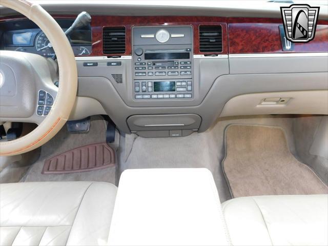 used 2003 Lincoln Town Car car, priced at $11,000