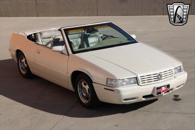 used 2002 Cadillac Eldorado car, priced at $17,500