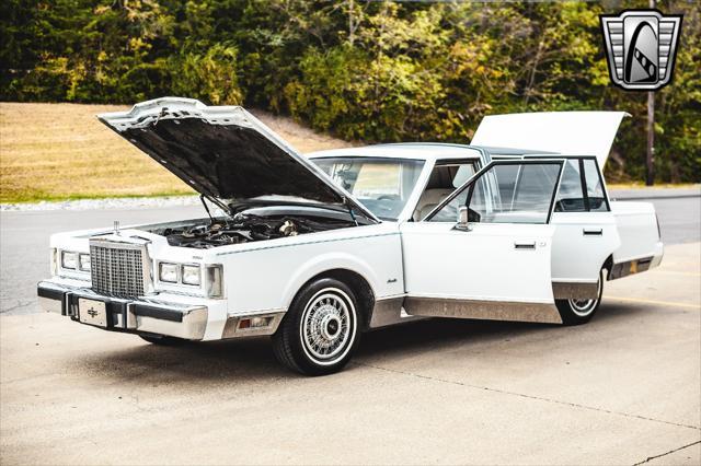 used 1985 Lincoln Town Car car, priced at $17,500