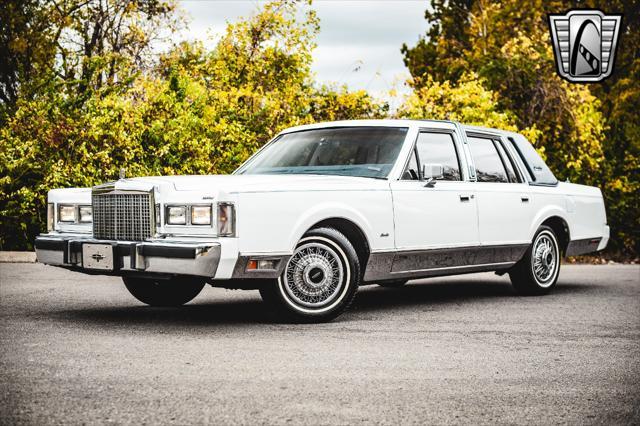 used 1985 Lincoln Town Car car, priced at $17,500