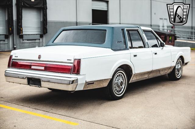 used 1985 Lincoln Town Car car, priced at $17,500