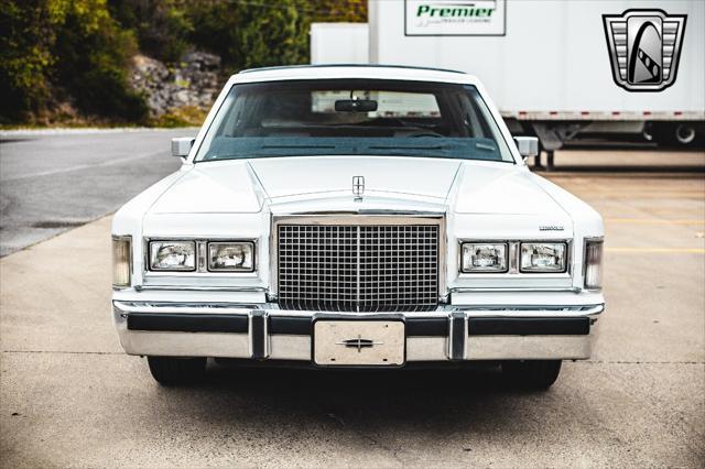 used 1985 Lincoln Town Car car, priced at $17,500