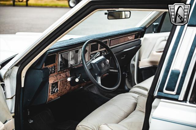 used 1985 Lincoln Town Car car, priced at $17,500