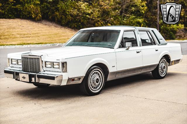 used 1985 Lincoln Town Car car, priced at $17,500