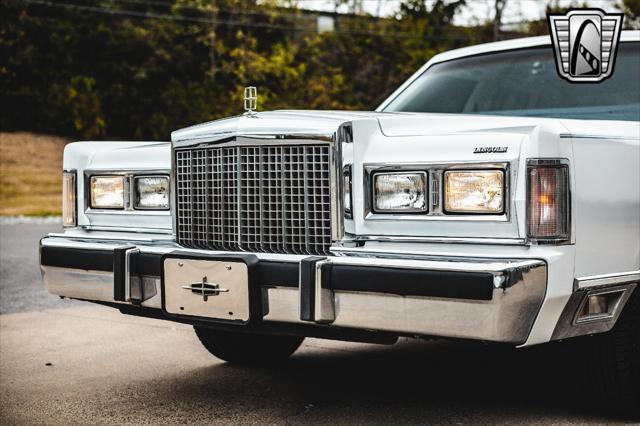 used 1985 Lincoln Town Car car, priced at $17,500