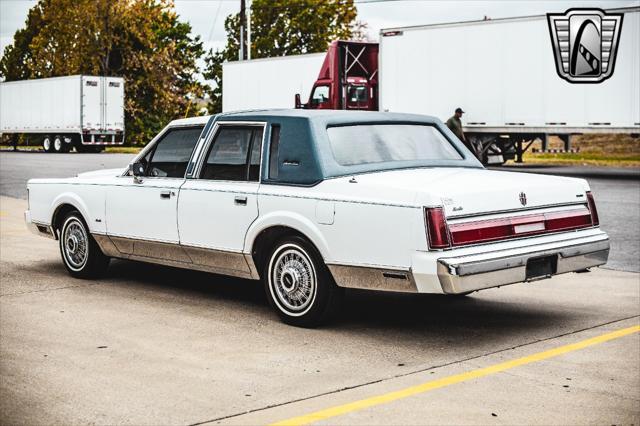 used 1985 Lincoln Town Car car, priced at $17,500