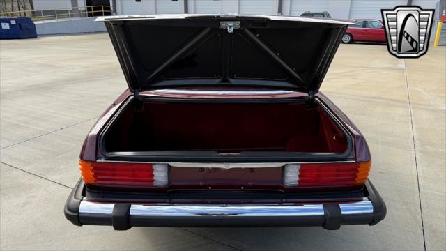 used 1986 Mercedes-Benz 560SL car, priced at $40,000