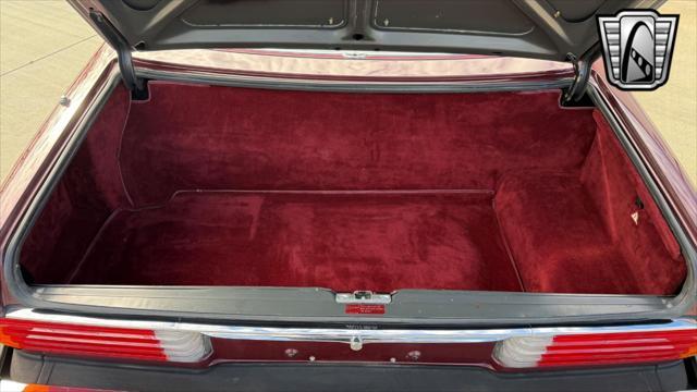 used 1986 Mercedes-Benz 560SL car, priced at $40,000