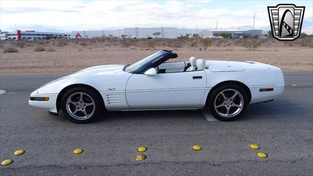 used 1992 Chevrolet Corvette car, priced at $17,000