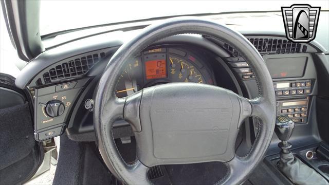 used 1992 Chevrolet Corvette car, priced at $17,000