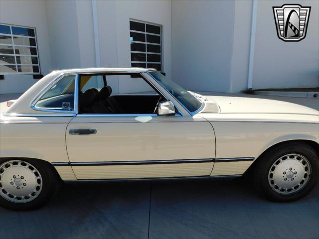 used 1987 Mercedes-Benz 560SL car, priced at $40,000