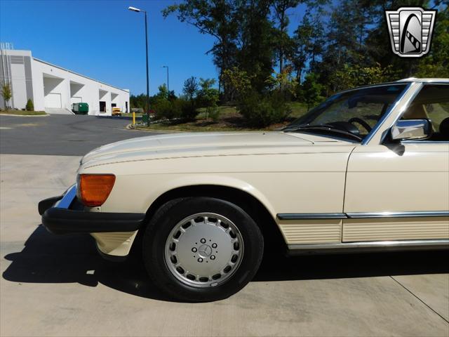 used 1987 Mercedes-Benz 560SL car, priced at $40,000