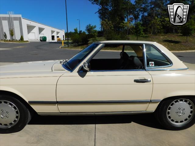 used 1987 Mercedes-Benz 560SL car, priced at $40,000