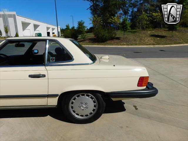 used 1987 Mercedes-Benz 560SL car, priced at $40,000