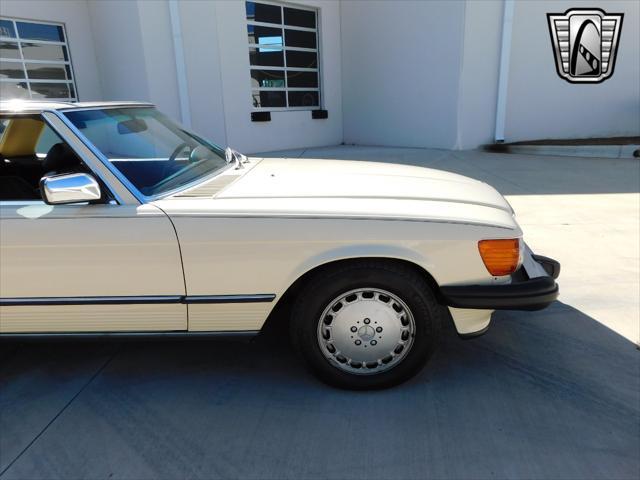 used 1987 Mercedes-Benz 560SL car, priced at $40,000