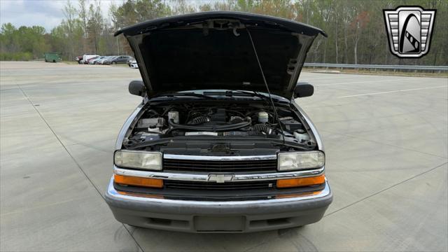 used 2002 Chevrolet S-10 car, priced at $9,000