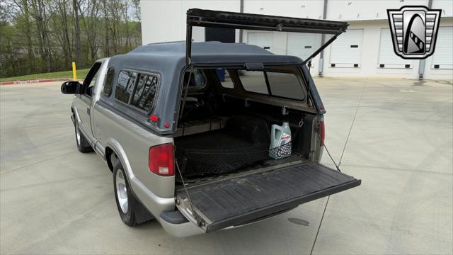 used 2002 Chevrolet S-10 car, priced at $9,000