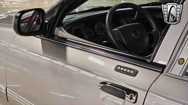 used 2005 Mercury Grand Marquis car, priced at $14,500