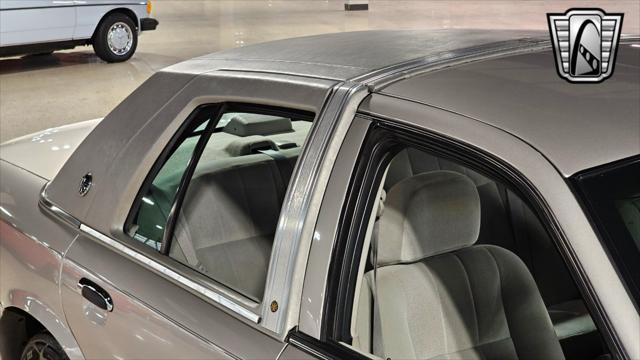 used 2005 Mercury Grand Marquis car, priced at $14,500