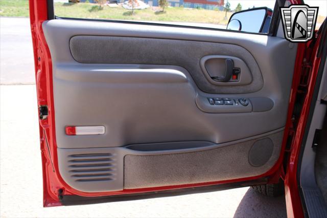 used 1998 Chevrolet Tahoe car, priced at $20,000