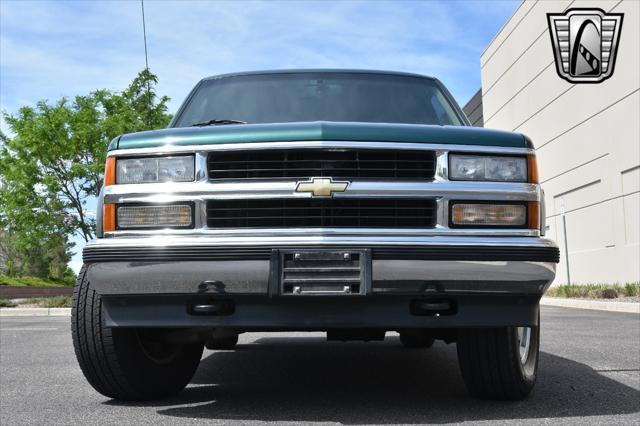 used 1996 Chevrolet Suburban car, priced at $18,000