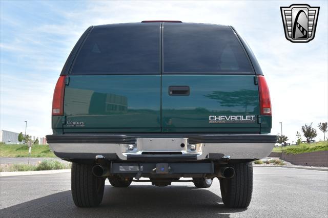 used 1996 Chevrolet Suburban car, priced at $18,000